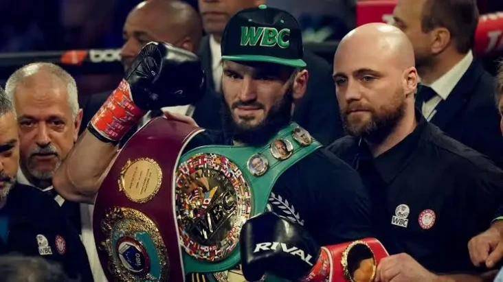 Artur Beterbiev Robohkan...