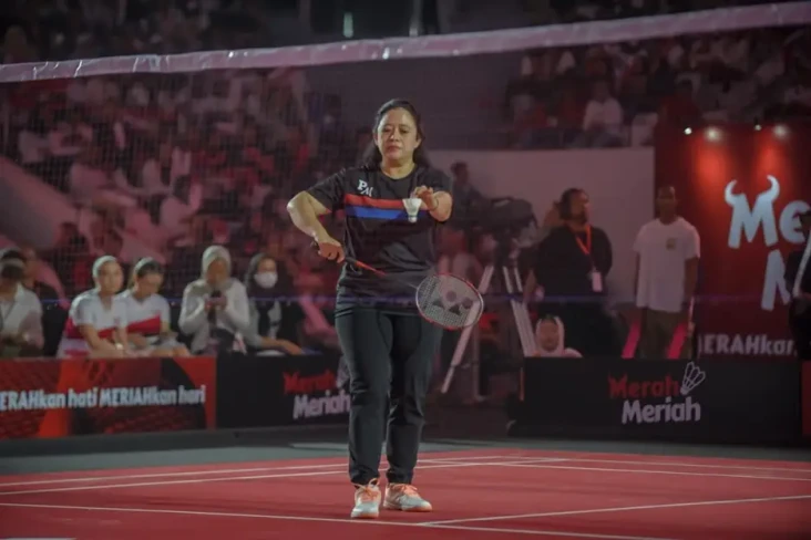 Hadiri Laga Badminton...