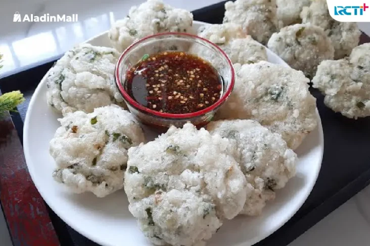 8 Camilan Khas Bandung...