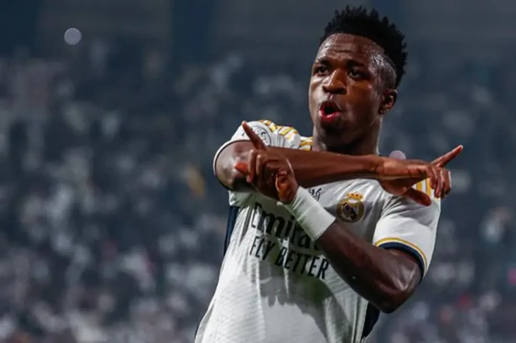Tentang Vinicius Junior:...