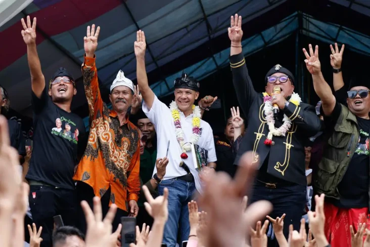 Bertemu Ganjar, Ribuan...