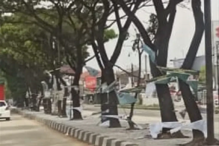 Ratusan APK Ganjar-Mahfud...