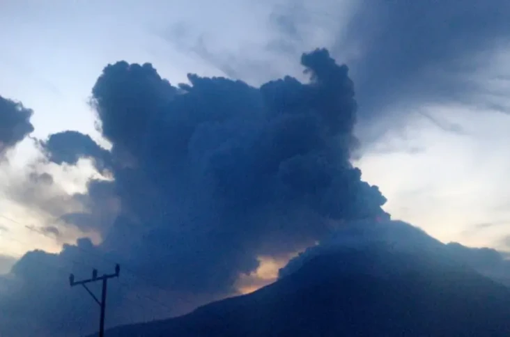 Hujan Deras Guyur Gunung...