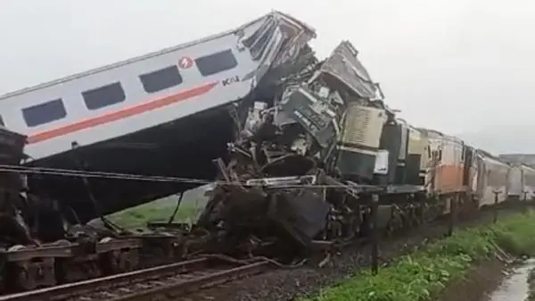 3 Kecelakaan Kereta...