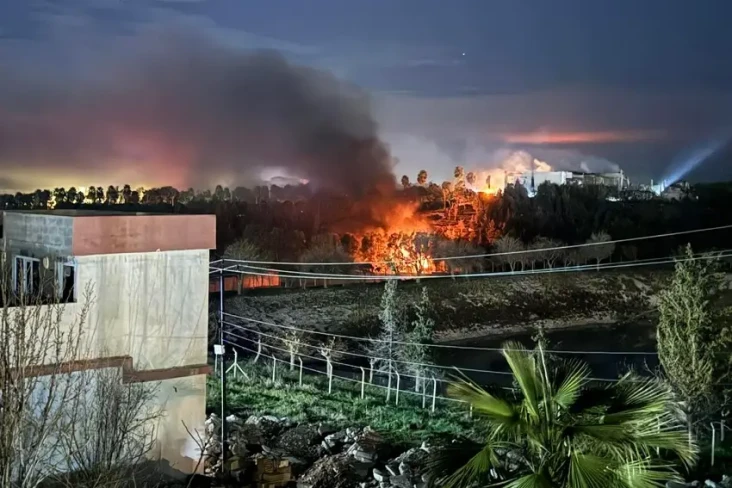 Rudal-rudal Iran Hujani...