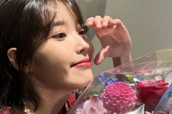 IU Segera Konser di...