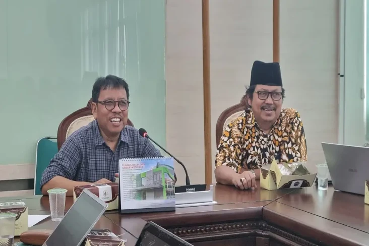 Lebih Banyak Dibanding...