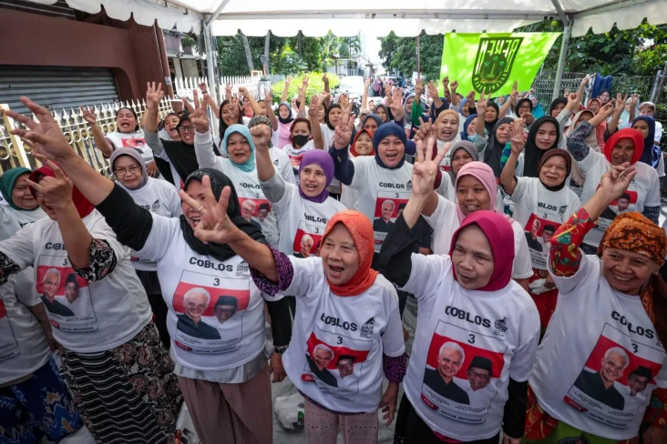 Bantu Ekonomi Rakyat,...