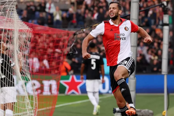 Liverpool Bidik Bek...