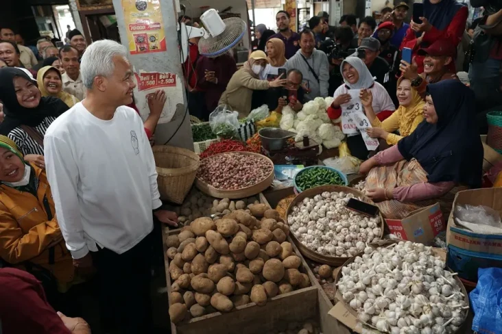 Pedagang Pasar Sayur...