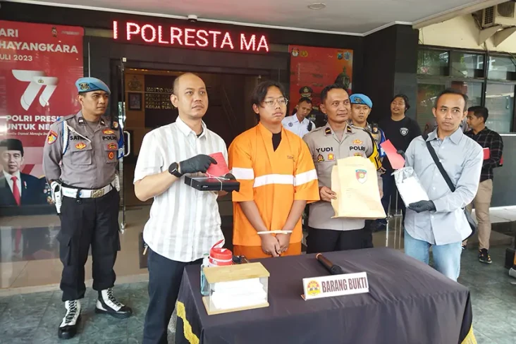 Mahasiswa UB Dikeroyok...