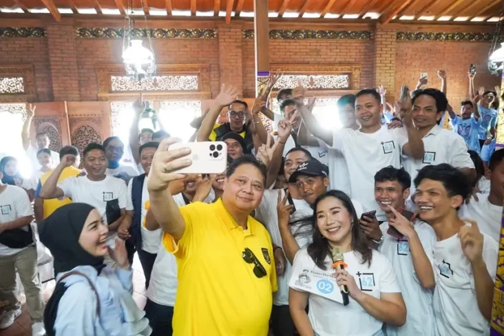 Bertemu Relawan Go Gibran,...