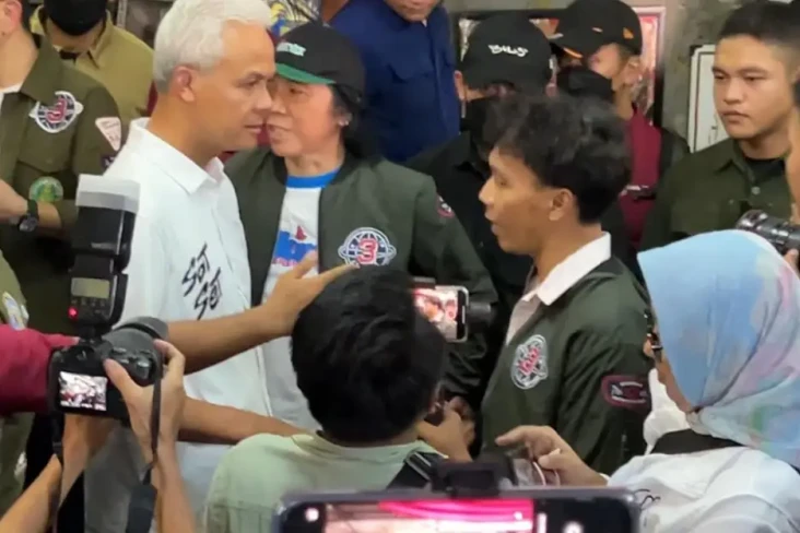 Kunjungi Markas Slank,...