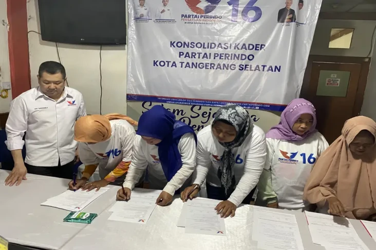 Biasa Pakai Etalase,...