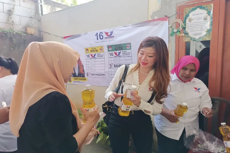 Caleg Perindo Yenti...