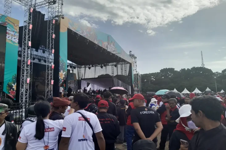 Kampanye Akbar Hajatan...