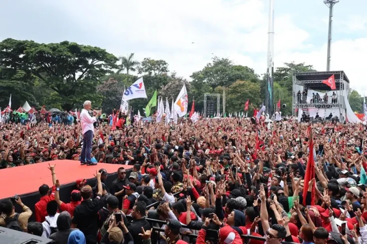 Kampanye Akbar di Bandung,...