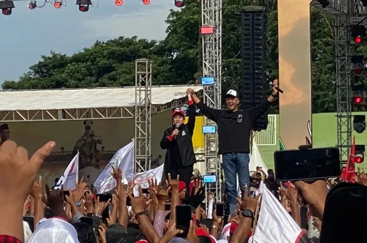 Hajatan Rakyat Sidoarjo,...