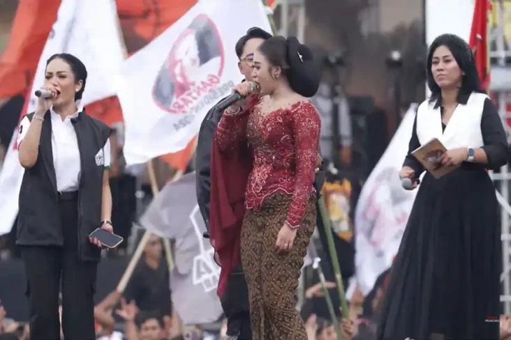 Krisdayanti Buka Kampanye...