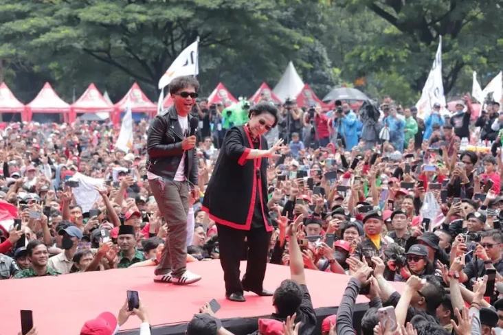 Megawati Ajak Warga...