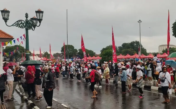 Ribuan Warga Ikuti Jalan...