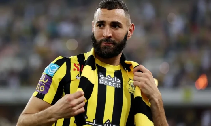 Nasib Benzema Tak Jelas,...