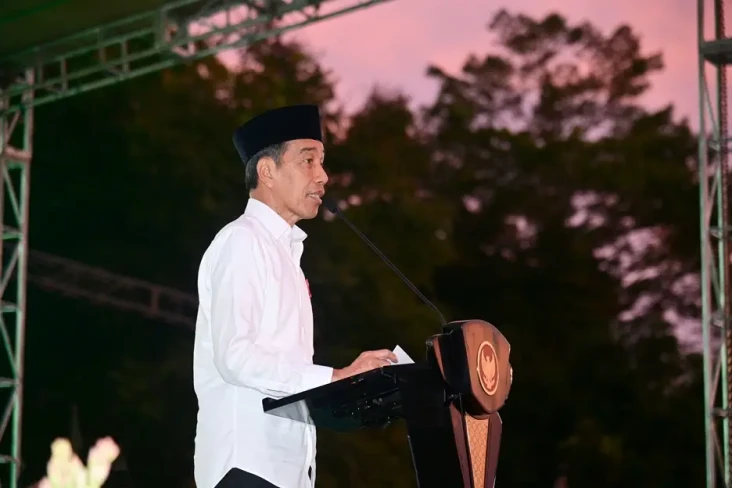 Jokowi Dorong Santri...