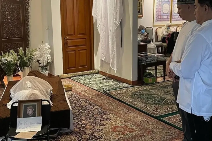 Adik Presiden BJ Habibie...