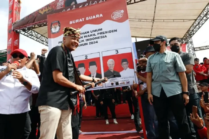 Sambut Ganjar, Ribuan...