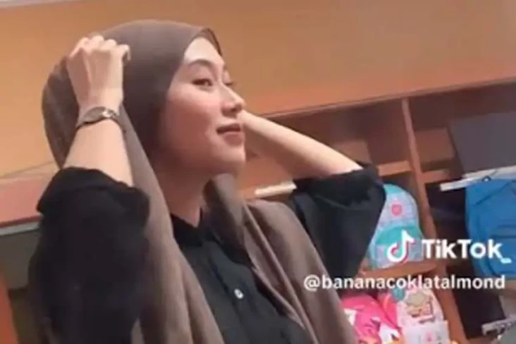 Viral! Wanita Berhijab...