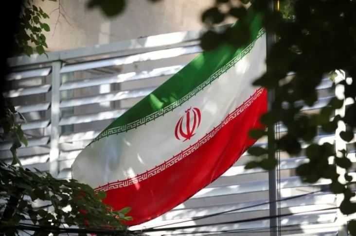 Tentara Iran Umbar Tembakan...