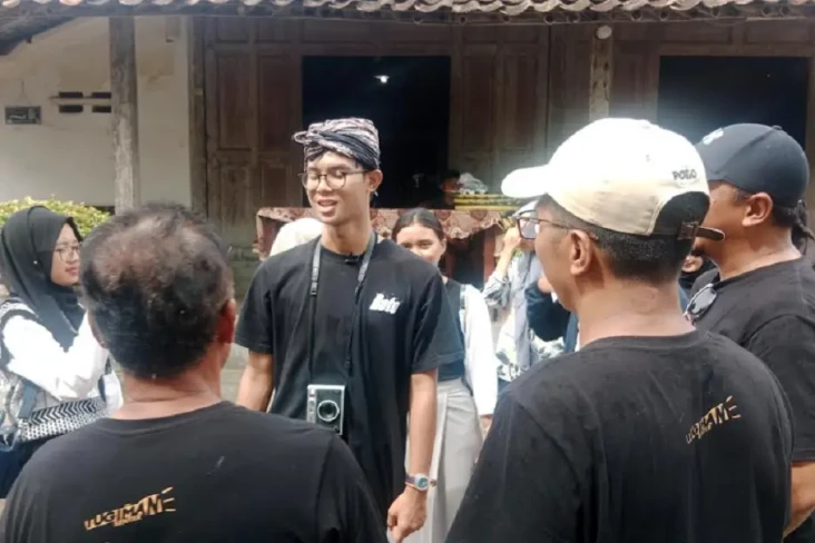 Alam Ganjar Kunjungi...