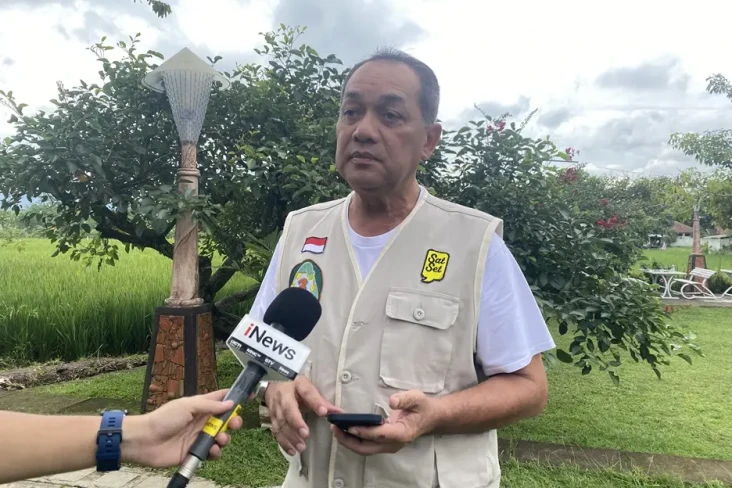 Dampingi Ganjar Kampanye,...