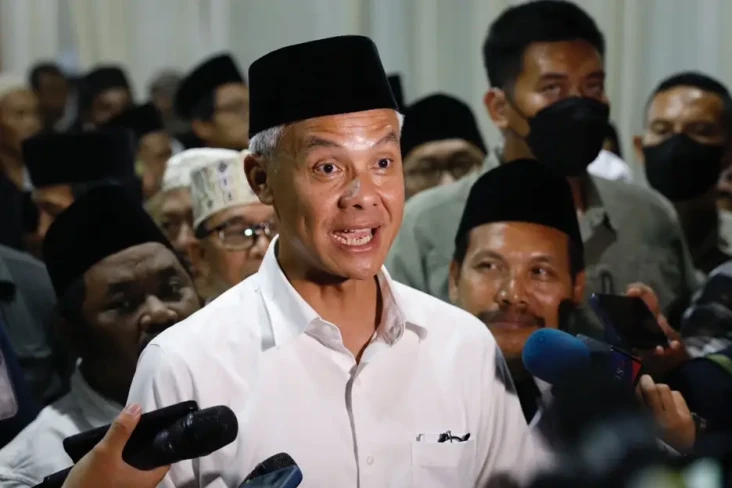Ganjar Ceritakan Pembangunan...
