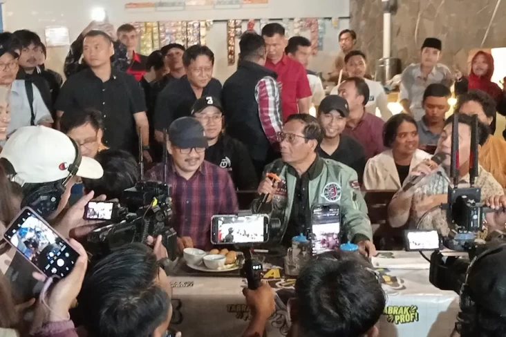 Hadiri Acara Tabrak...