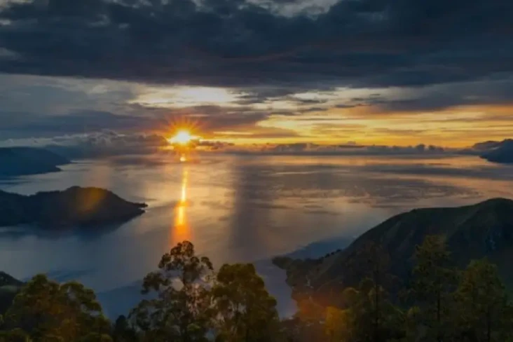 Danau Toba Masuk Daftar...