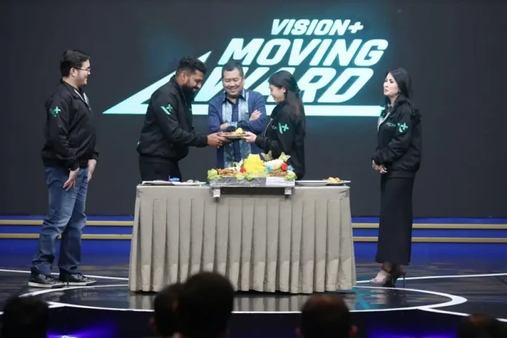 Rayakan 4 Tahun Vision+,...
