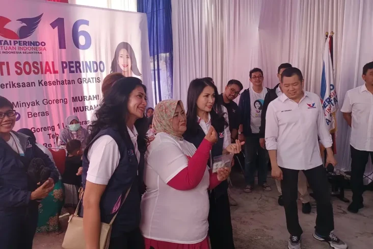 Warga Pasar Minggu Puji...