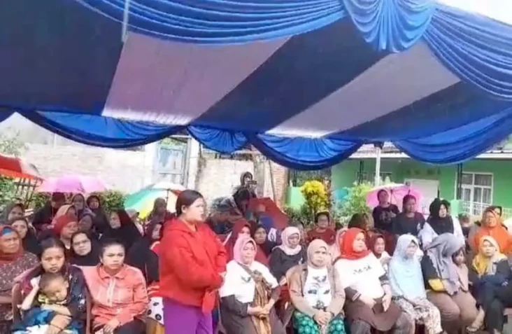 Meski Diguyur Hujan,...