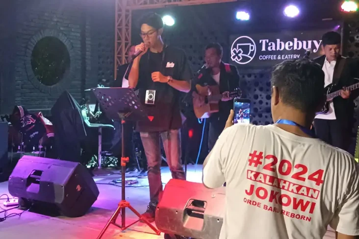 Alam Ganjar Nyanyikan...