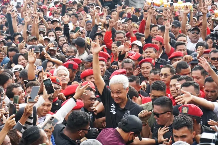 Hadiri Pesta Rakyat...