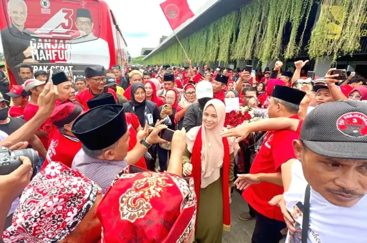 Atikoh Ganjar Disambut...