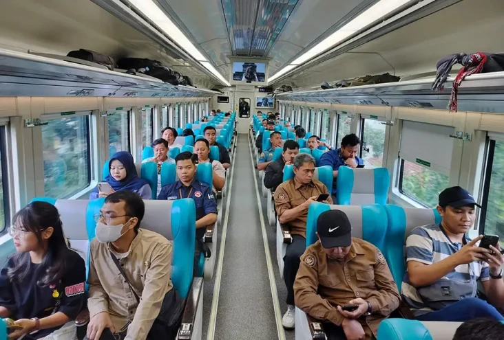 KAI Luncurkan 3 Kereta...