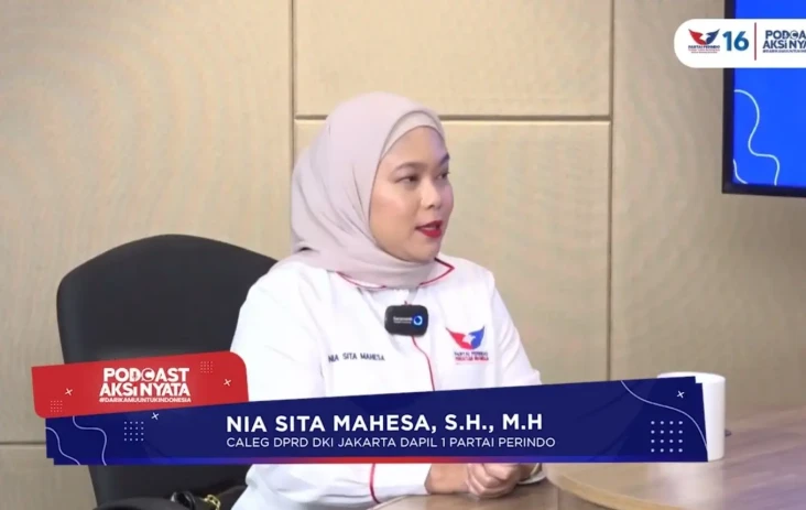 Caleg Perindo Nia Sita...