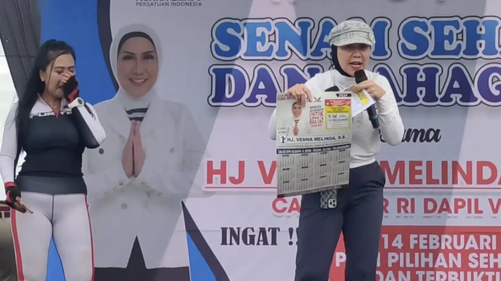 Gelar Senam Massal di...