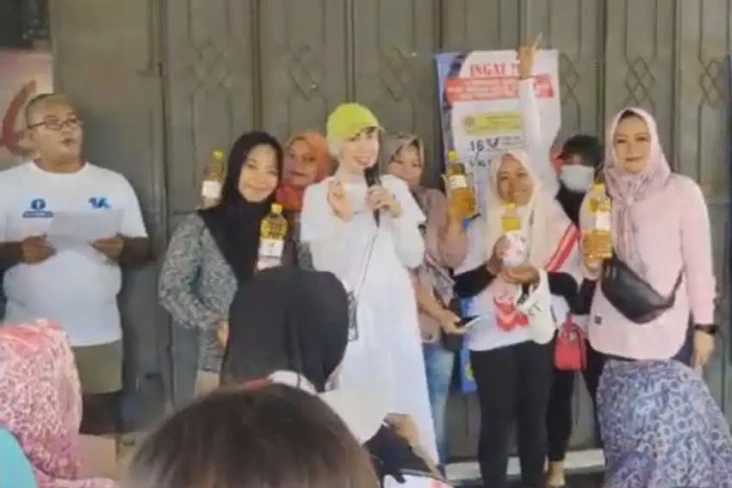 Bazar Minyak Goreng...