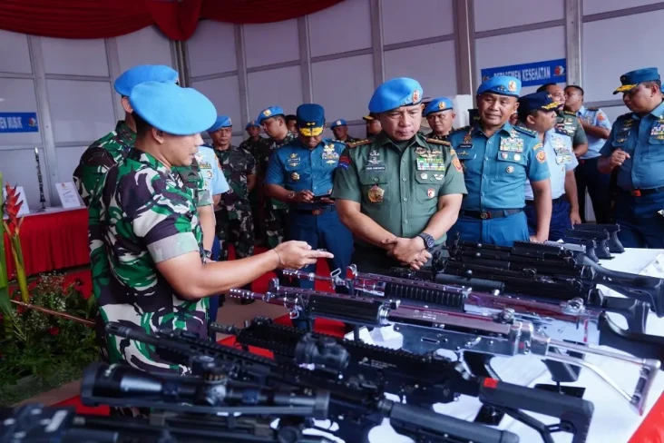 Datangi Mako Paspampres,...