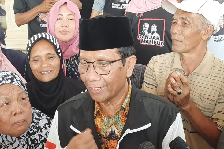 Dijamu Warga Makan Siang...