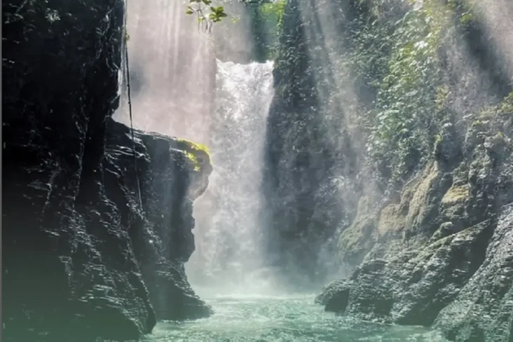 10 Curug di Bogor yang...