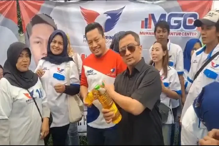 Ustaz Yusuf Mansur Gelar...
